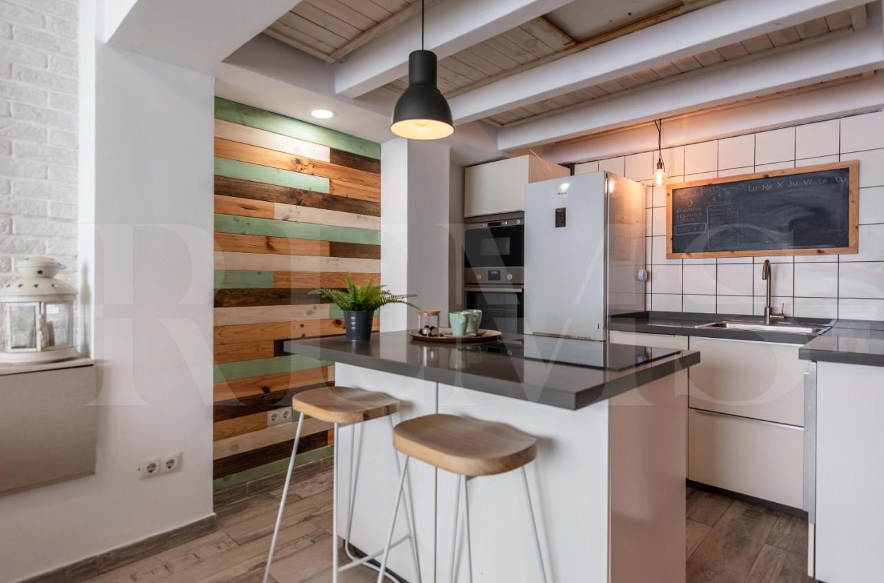 Bright Duplex Loft Next To The City Center By Rems Malaga Bagian luar foto